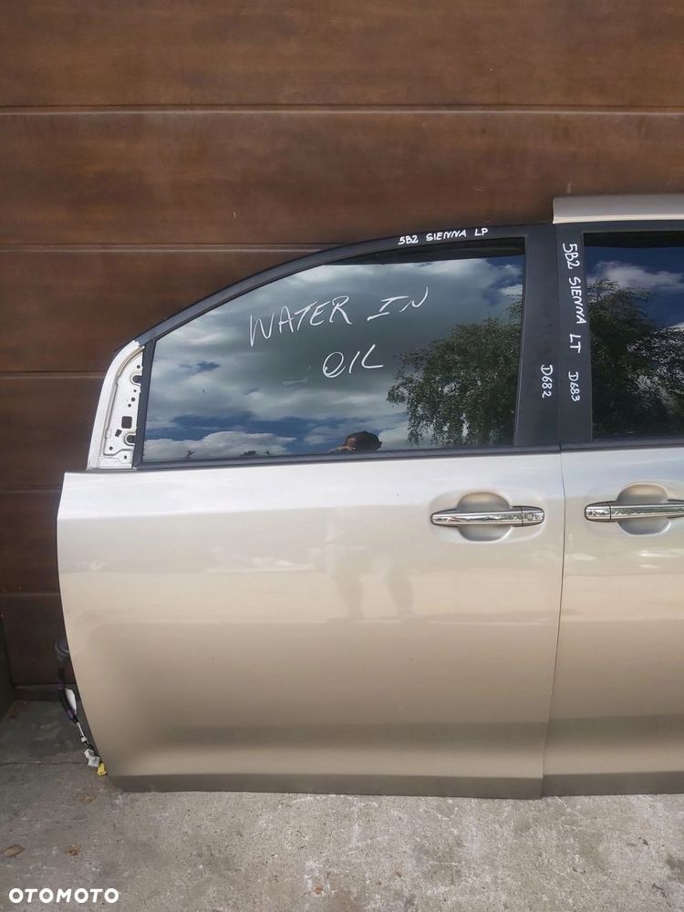 TOYOTA Sienna drzwi lewy przód lewe przednie - 1