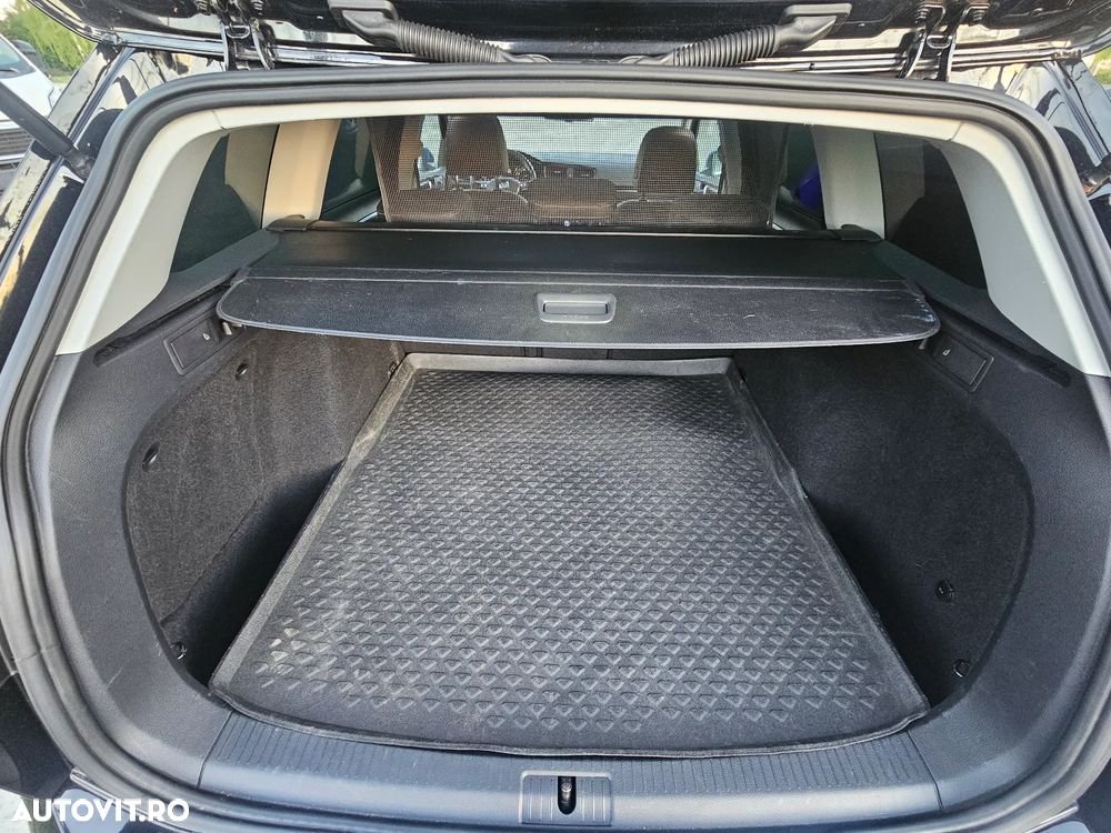 Volkswagen Golf 2.0 BlueTDI DSG Highline - 26