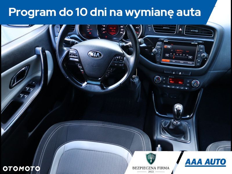 Kia Ceed - 8