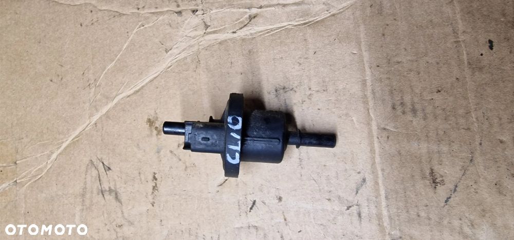 Zaworek elektrozawór ciśnienia paliwa Renault Clio III 1.2 TCE 8200660852 - 1