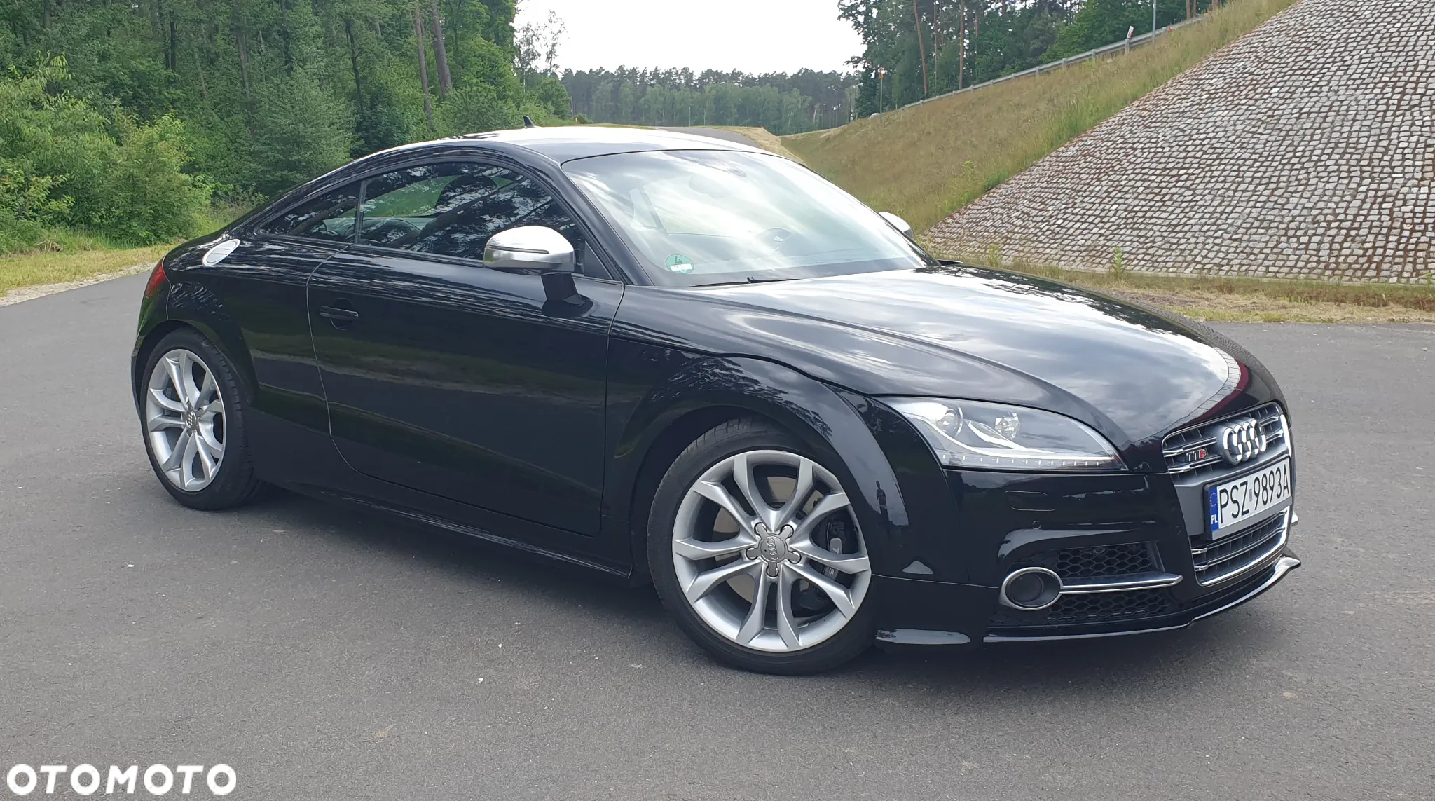 Audi TT S Coupé - 12