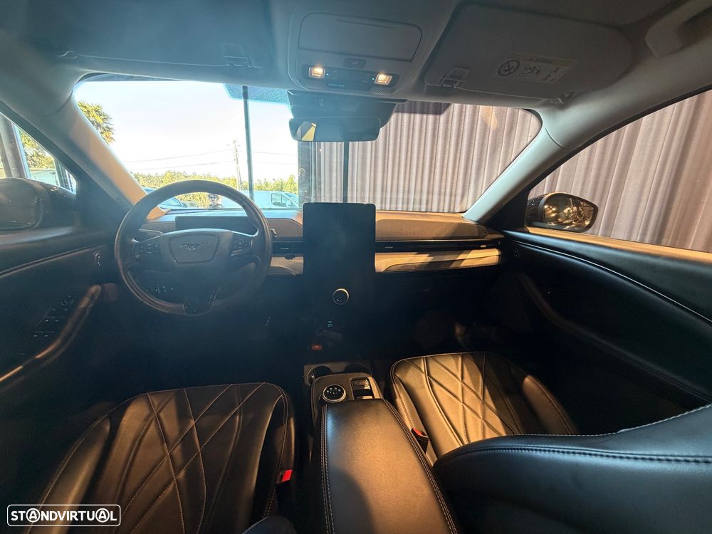 Ford Mustang Mach-E Premium - 26