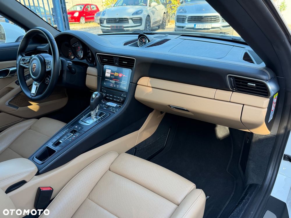 Porsche 911 Carrera S PDK - 36