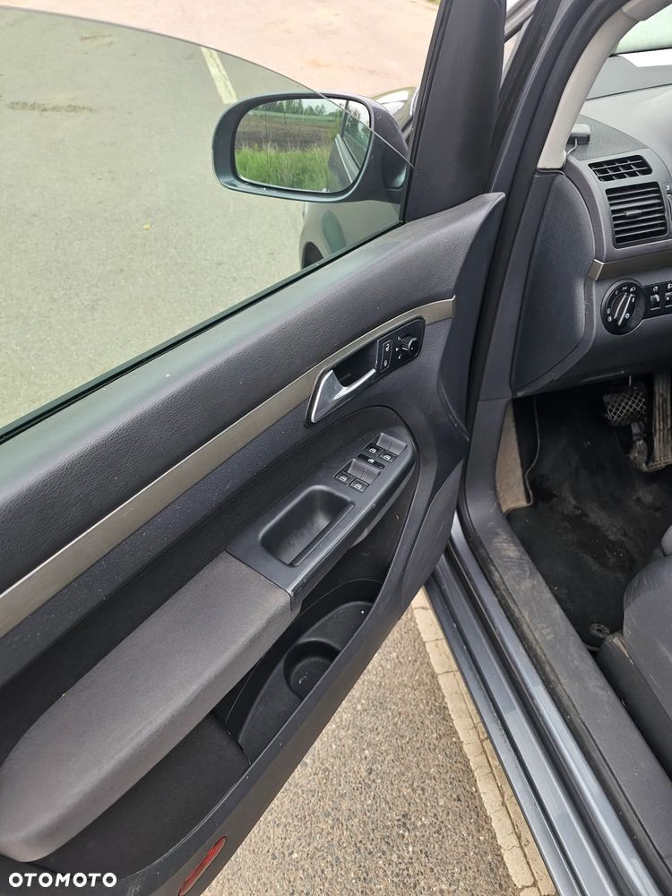 Volkswagen Touran 2.0 TDI DPF DSG Comfortline - 10