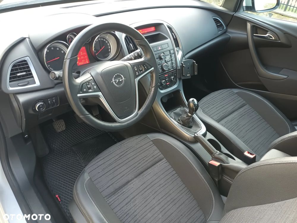 Opel Astra 1.6 Enjoy - 11