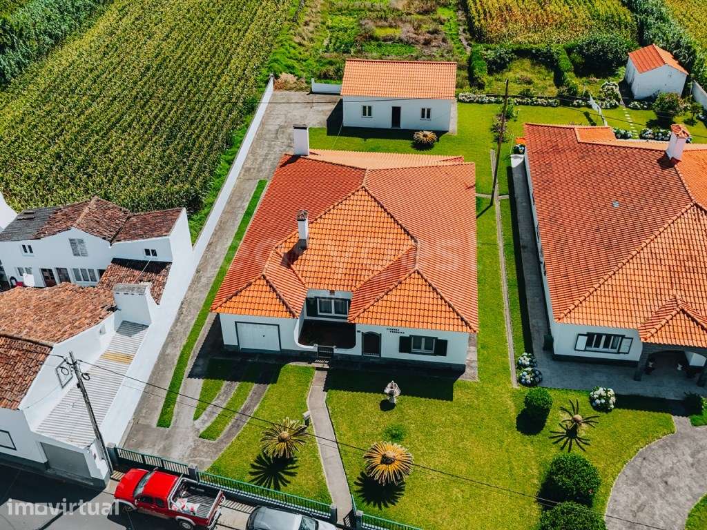Propriedade T4 térrea com 2.090 m² de terreno , Mosteiros - Grande imagem: 3/13