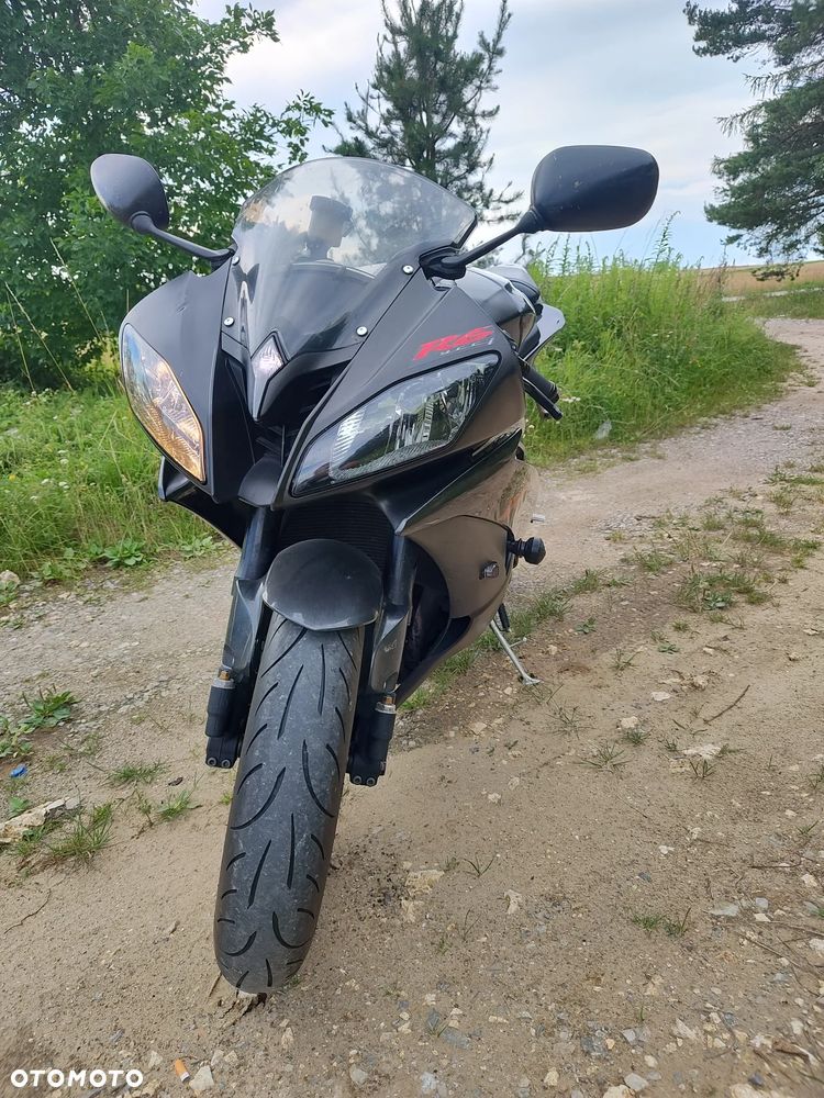 Yamaha R6 - 1