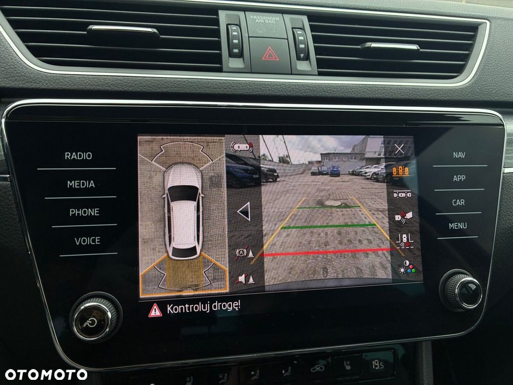 Skoda Superb 2.0 TDI SCR Style DSG - 18