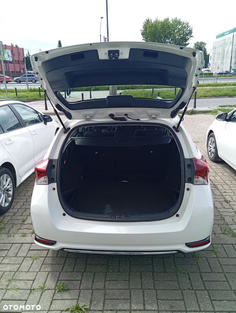 Toyota Auris 1.6 Premium - 11