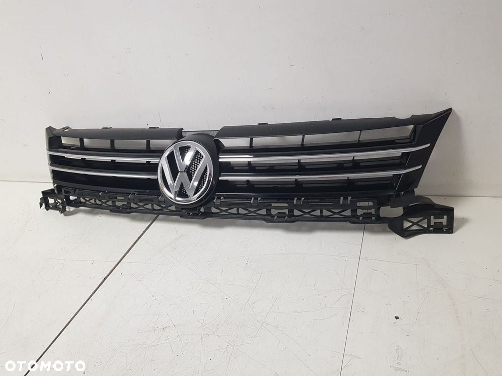 VW CADDY 2K5 10-15 GRILL ATRAPA ZDERZAKA 2K5853651 ORYGINAŁ - 4