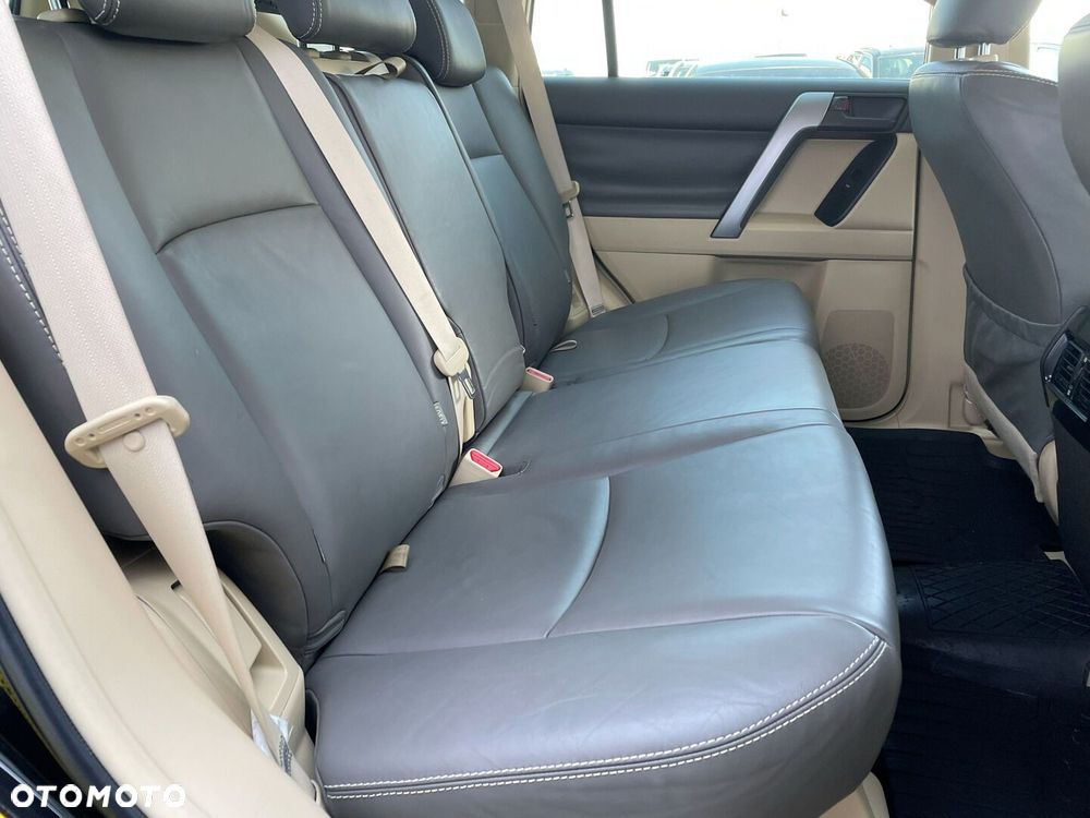 Toyota Land Cruiser - 13