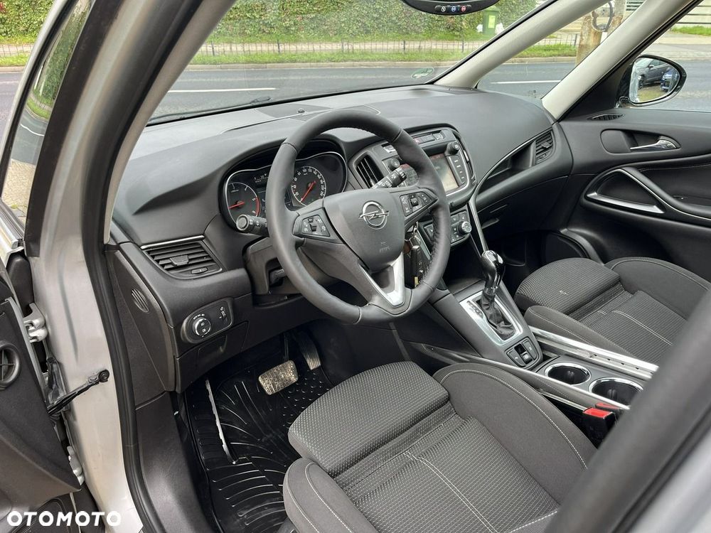 Opel Zafira - 17