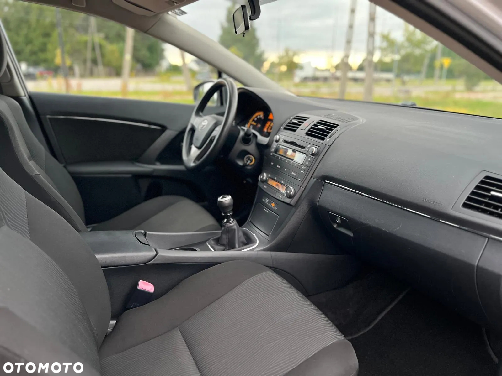 Toyota Avensis Combi 1.6 - 10