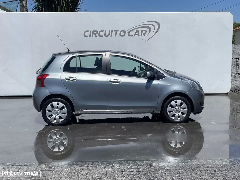 Toyota Yaris 1.0 VVT-i AC Manual - 8