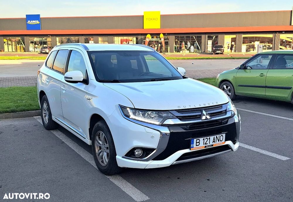 Mitsubishi Outlander 2.0 4WD - 1