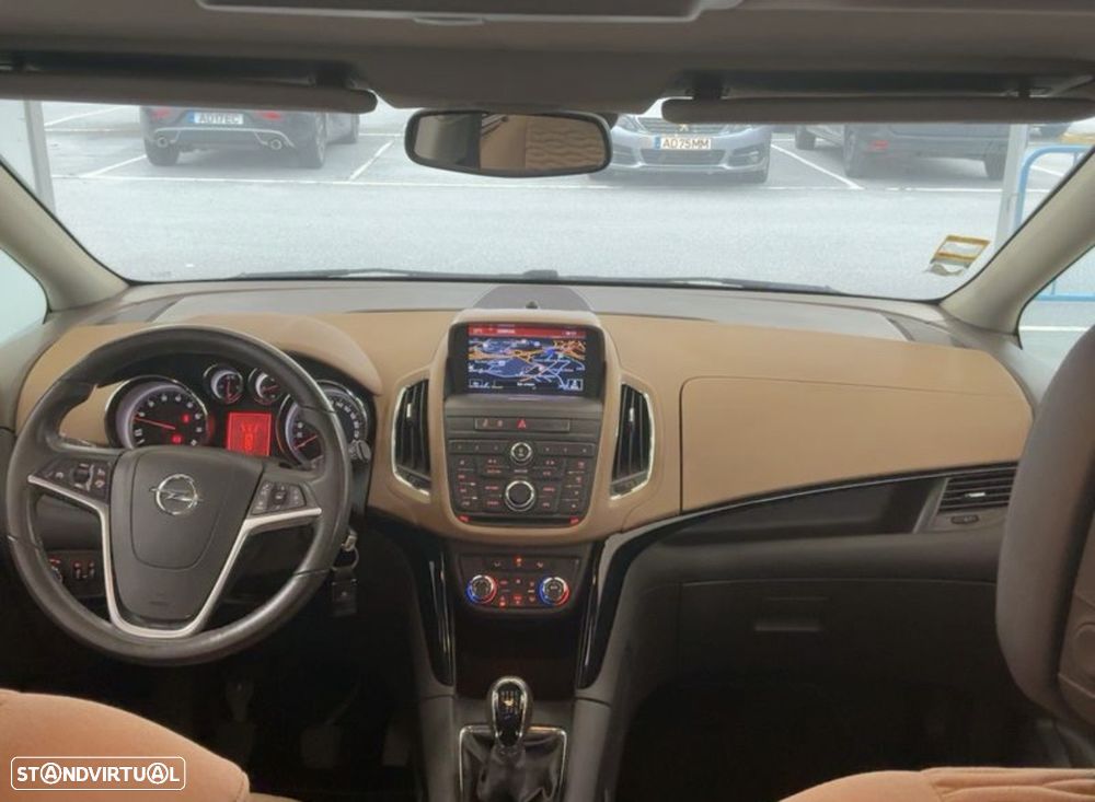 Opel Zafira 1.4 T Executive S/S J18 - 9