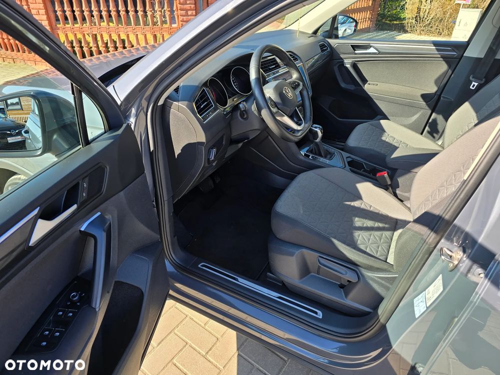 Volkswagen Tiguan - 8