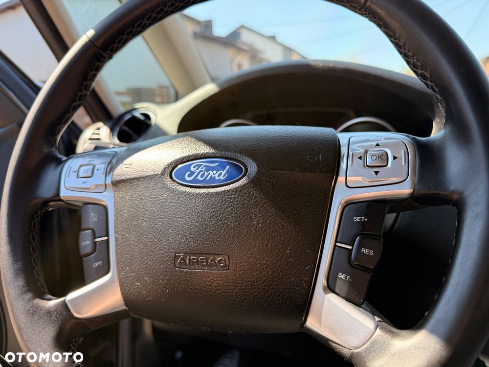 Ford Galaxy 2.3 Ghia - 25