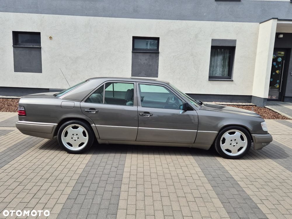 Mercedes-Benz W124 (1984-1993) - 33