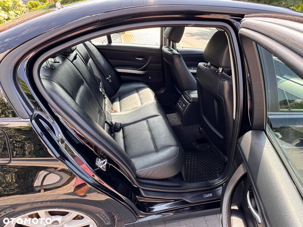 BMW Seria 3 320d DPF Efficient Dynamics Edition - 14