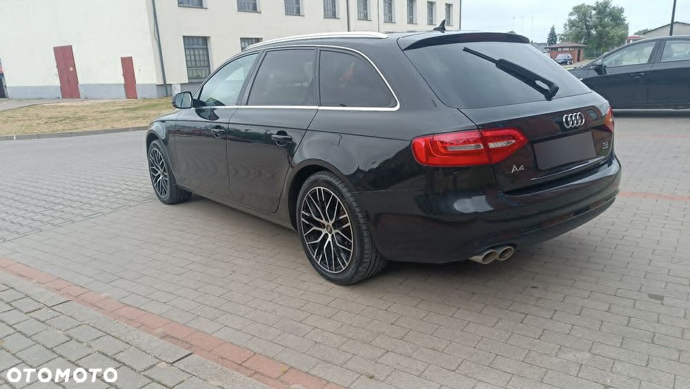 Audi A4 Avant 2.0 TDI Quattro S tronic - 11