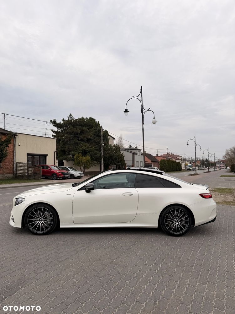 Mercedes-Benz Klasa E 400 4-Matic 9G-TRONIC - 4