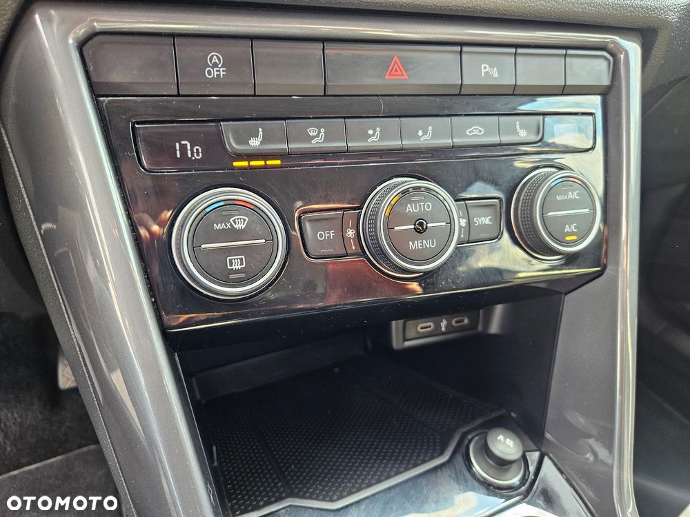Volkswagen T-Roc 1.5 TSI Style - 21