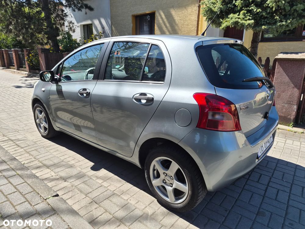 Toyota Yaris 1.33 Sol - 11