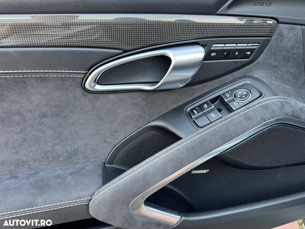 Porsche 911 Carrera GTS Cabriolet PDK - 25