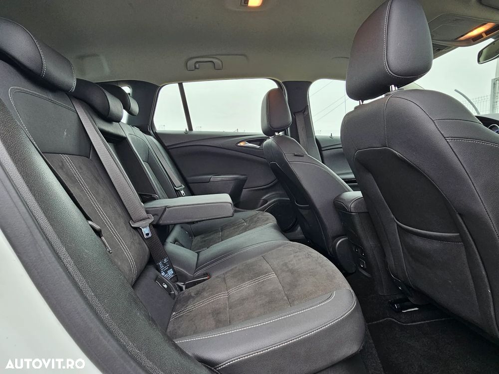 Opel Astra 1.5 D Start/Stop Ultimate - 10