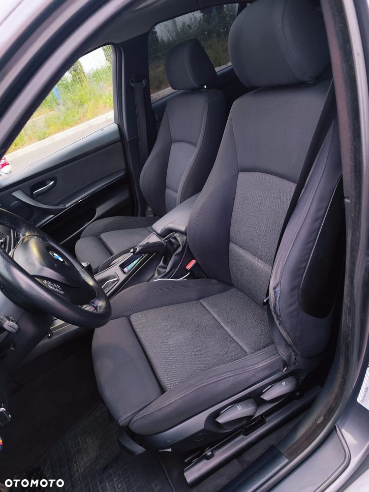 BMW Seria 3 325i - 10
