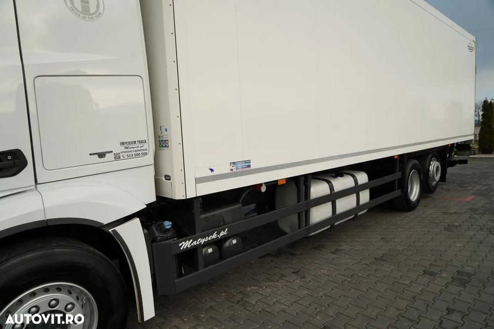 Mercedes-Benz ACTROS 2542 / 6X2 / FRIGIDER / SOLO / UNITATE THERMO KING T-1000R / RIDICARE / DIRECȚIE CU AX RIDICATIV / EURO 5 - 7