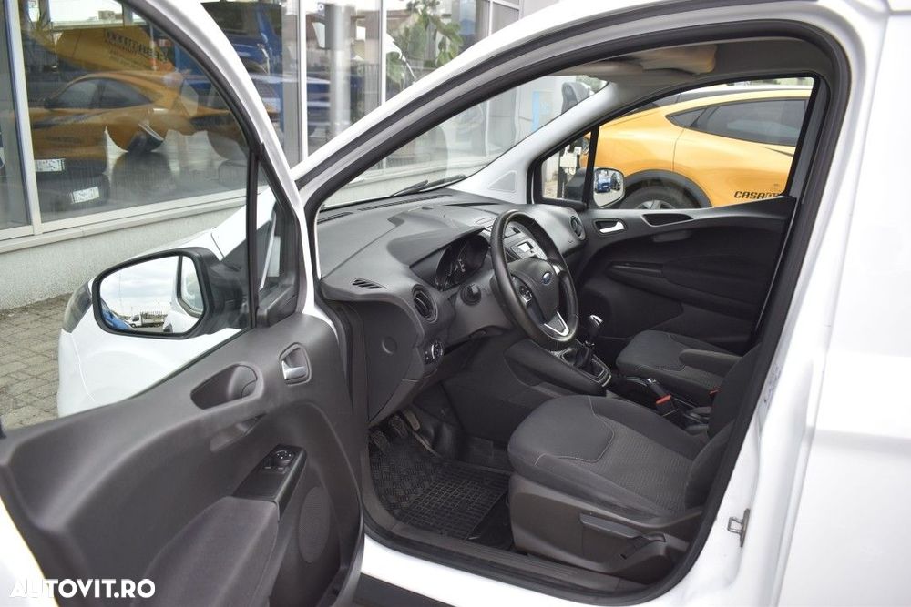 Ford Transit Courier - 24