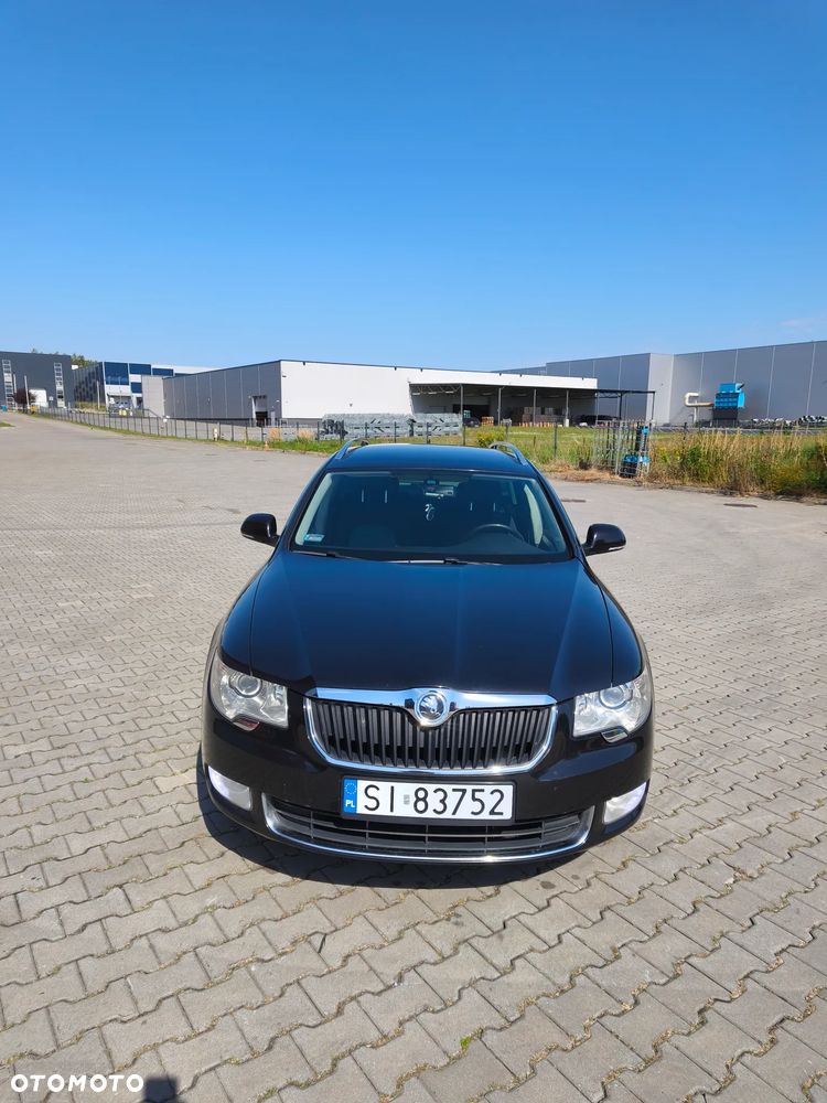 Skoda Superb 2.0 TDI Ambition DSG - 2