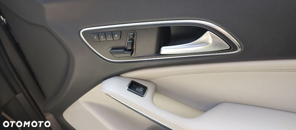 Mercedes-Benz CLA 250 7G-DCT Sport - 12