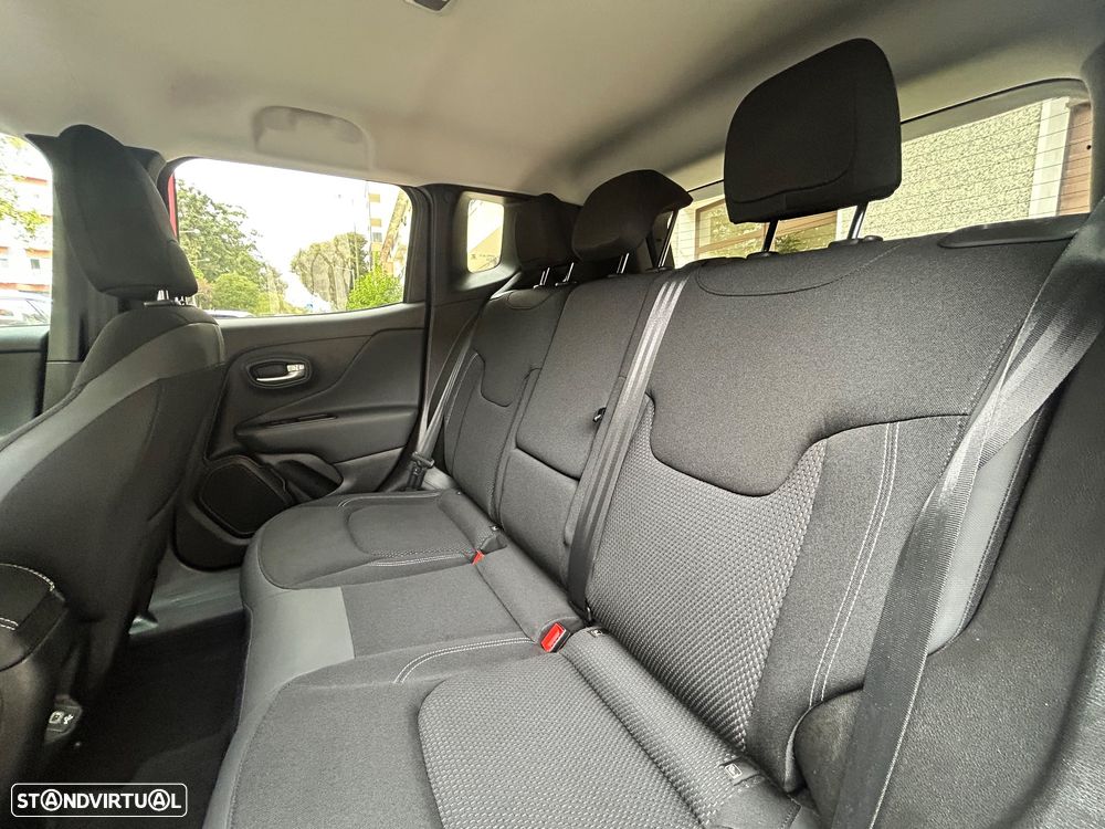 Jeep Renegade 1.0 T Limited - 13
