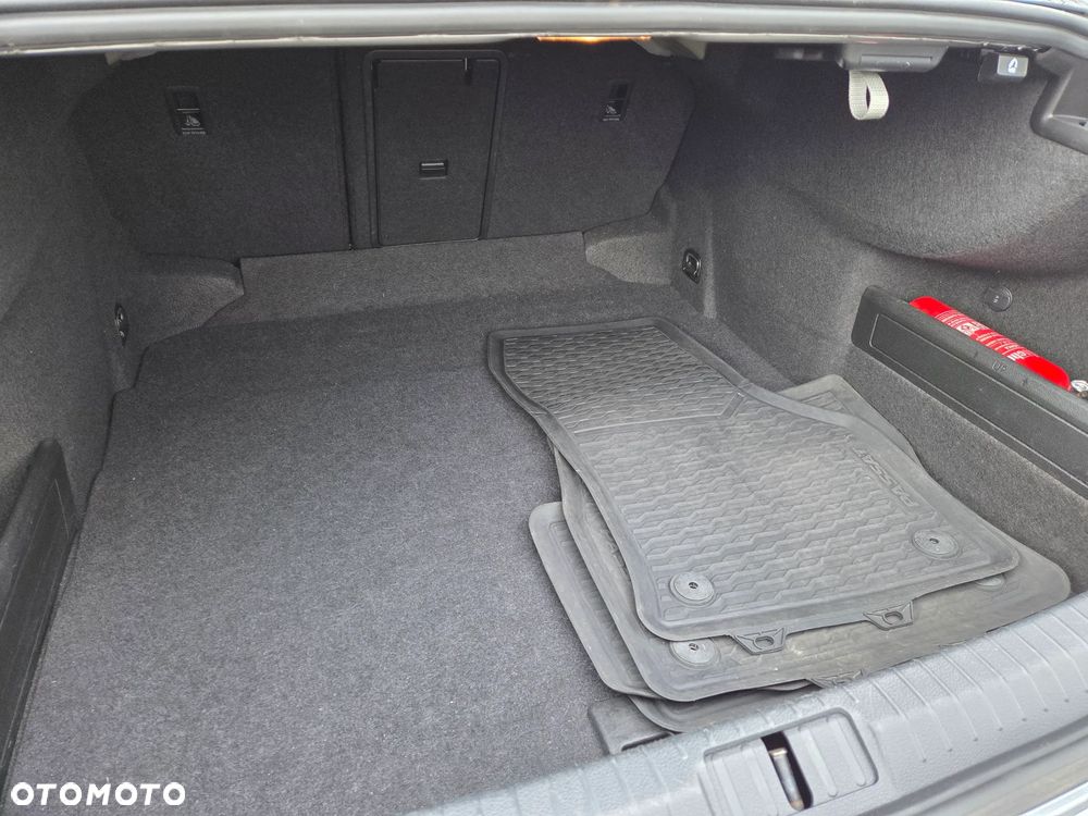 Volkswagen Passat 2.0 TDI 4Mot Elegance DSG - 8