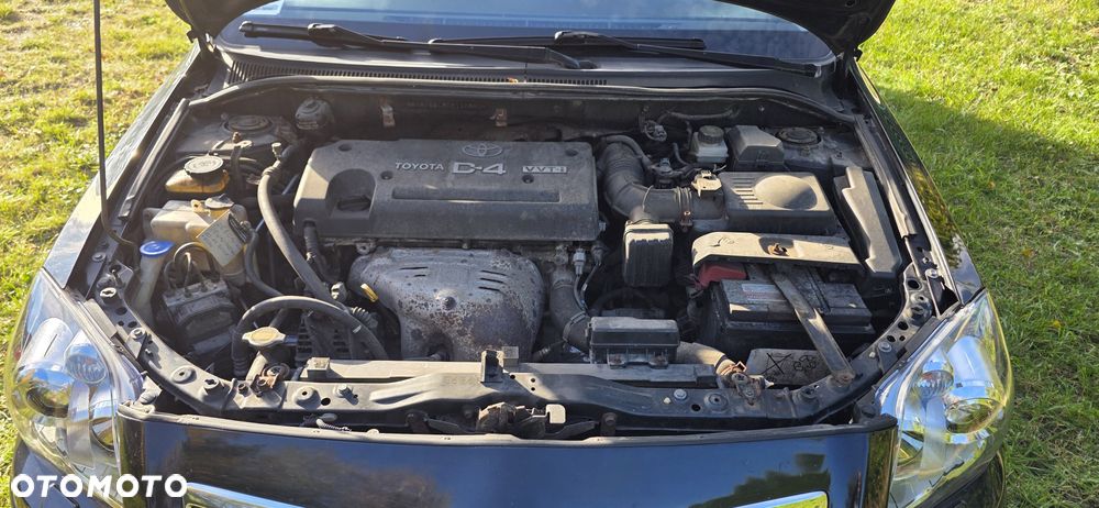 Toyota Avensis - 13