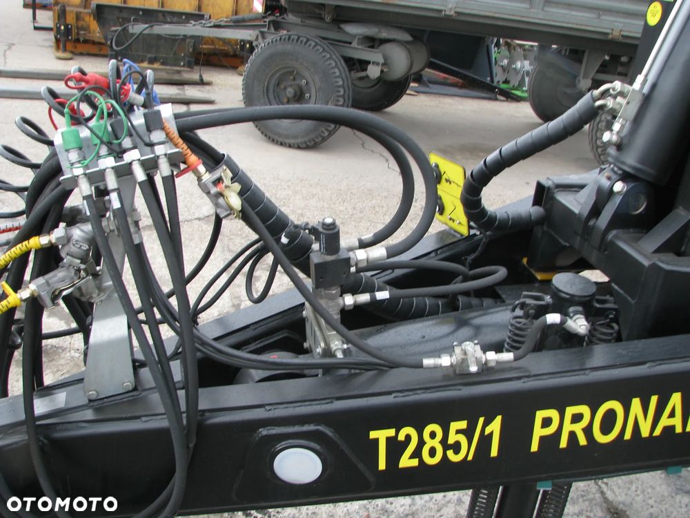 Pronar Przyczepa hakowa PRONAR T-285/1 - 17,7t do obsługi kontenerów rolniczych, budowlanych i komunalnych oraz platform  transportowych,  Kontener KO-04 -13,5t, Kontener KP-10 -7ton - 12