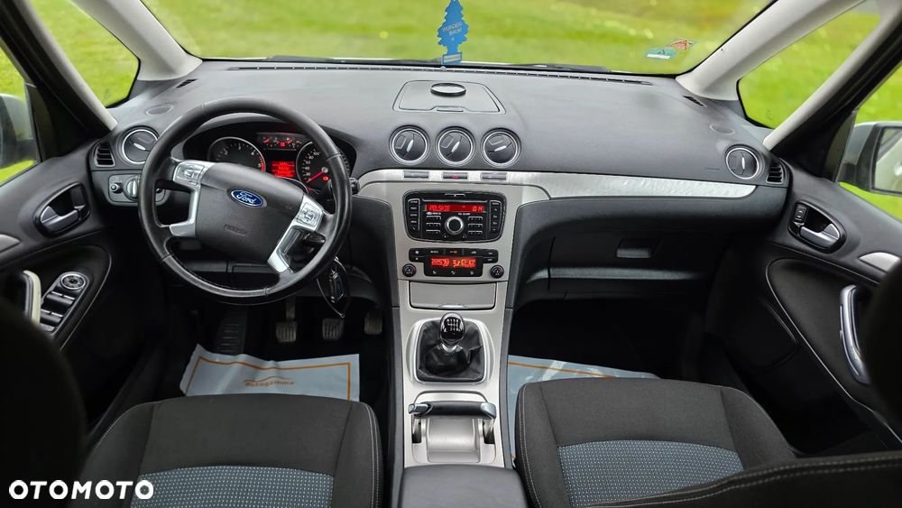 Ford Galaxy - 13