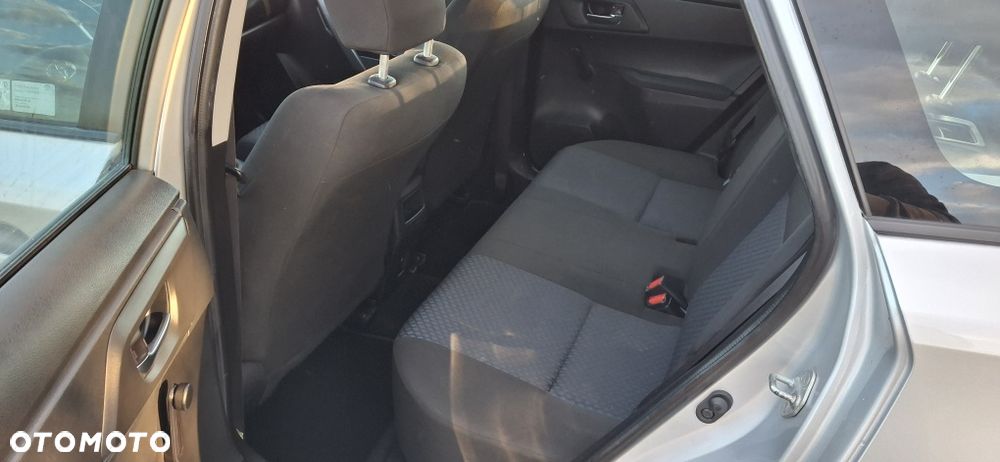 Toyota Auris - 4