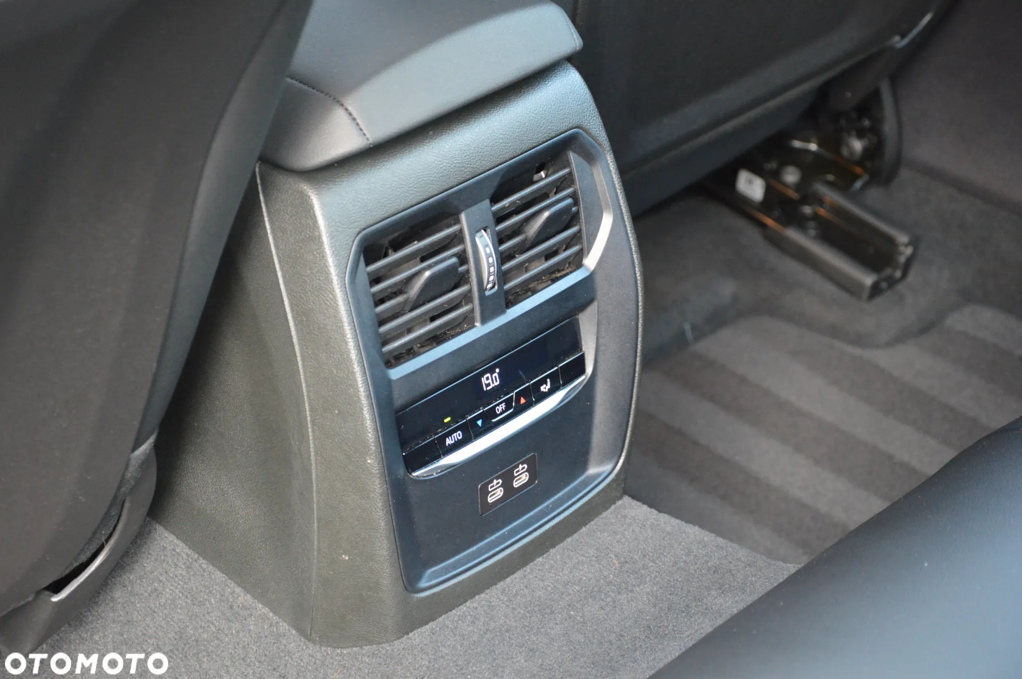 BMW Seria 3 318i M Sport - 22