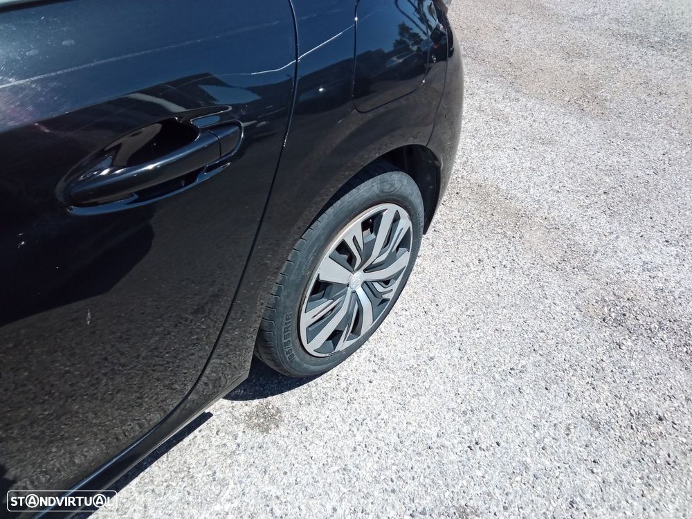 Peugeot 208 1.2 PureTech Active — fotografia 6