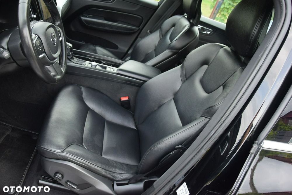 Volvo XC 60 D4 AWD Geartronic Momentum - 35