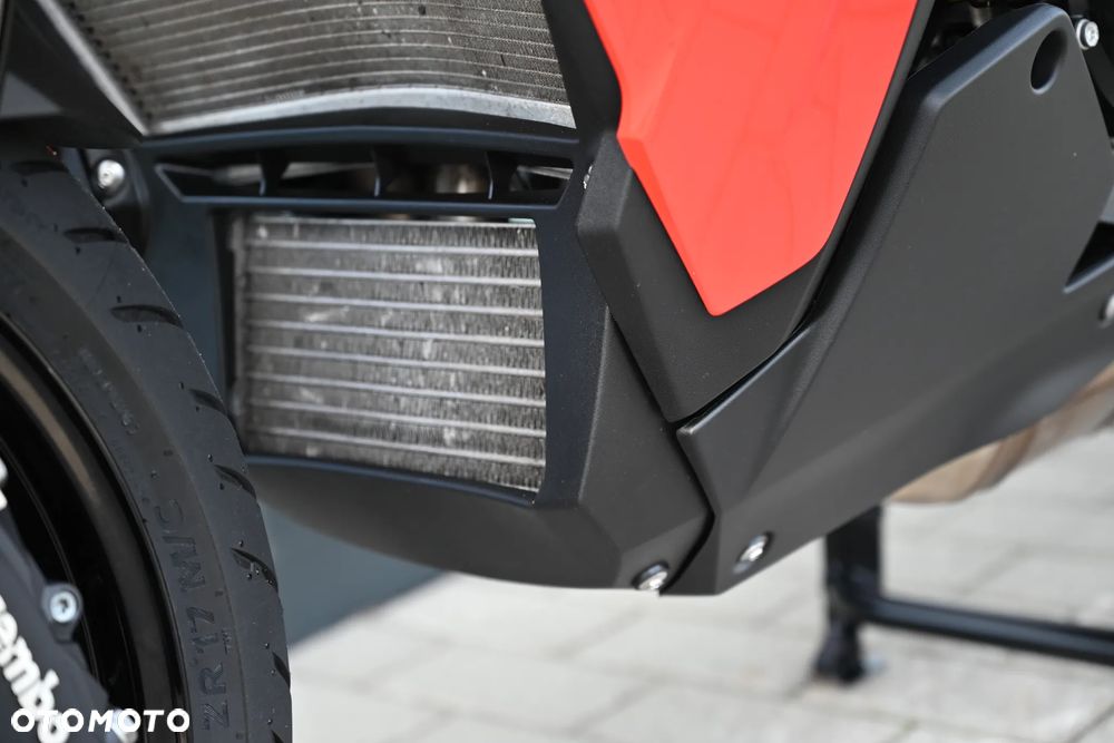 BMW XR - 19