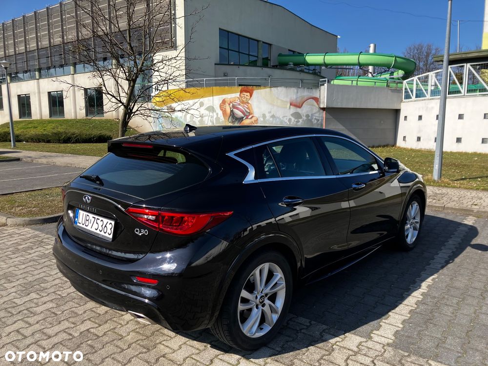 Infiniti Q30 1.5d Premium Tech - 18