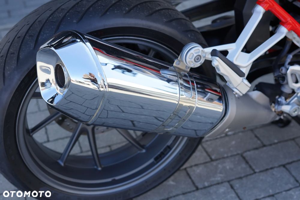 BMW R - 8