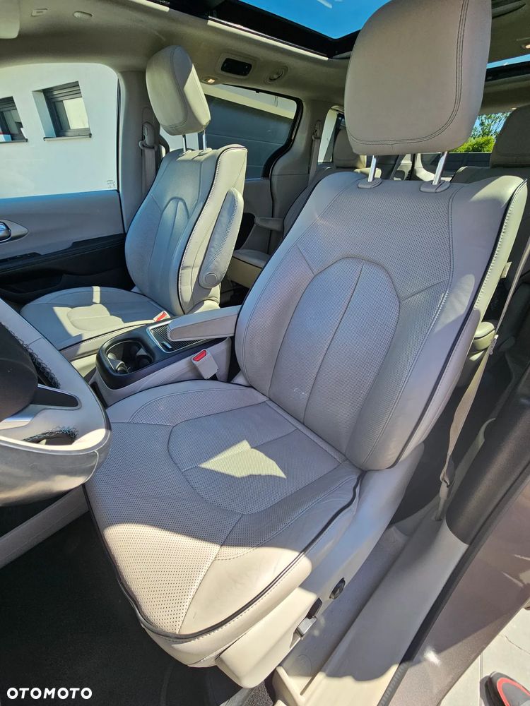 Chrysler Pacifica - 10