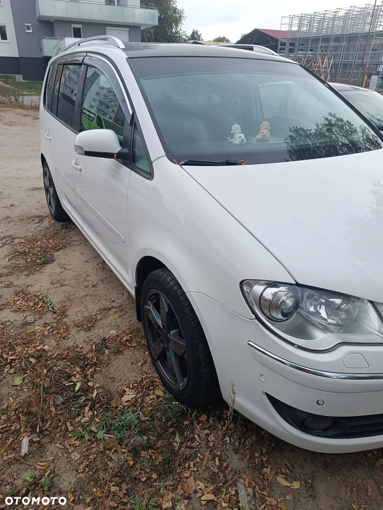 Volkswagen Touran 2008 photo 3