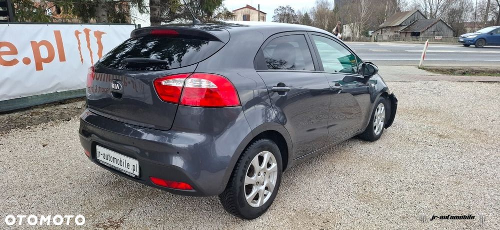 Kia Rio - 2
